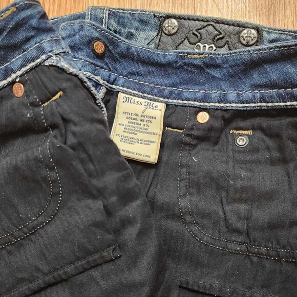 Miss Me Jean Shorts Native Embroidery - Picture 9 of 9